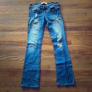 Hollister Distressed Flare Size 3 regular